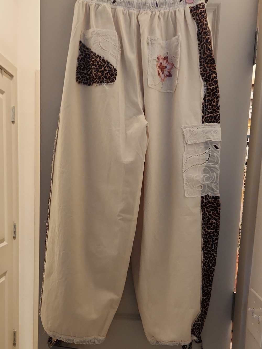 New Wo Tags Embroidered Cream Drawstring Pants with Leopard Trim - Picture 7 of 8